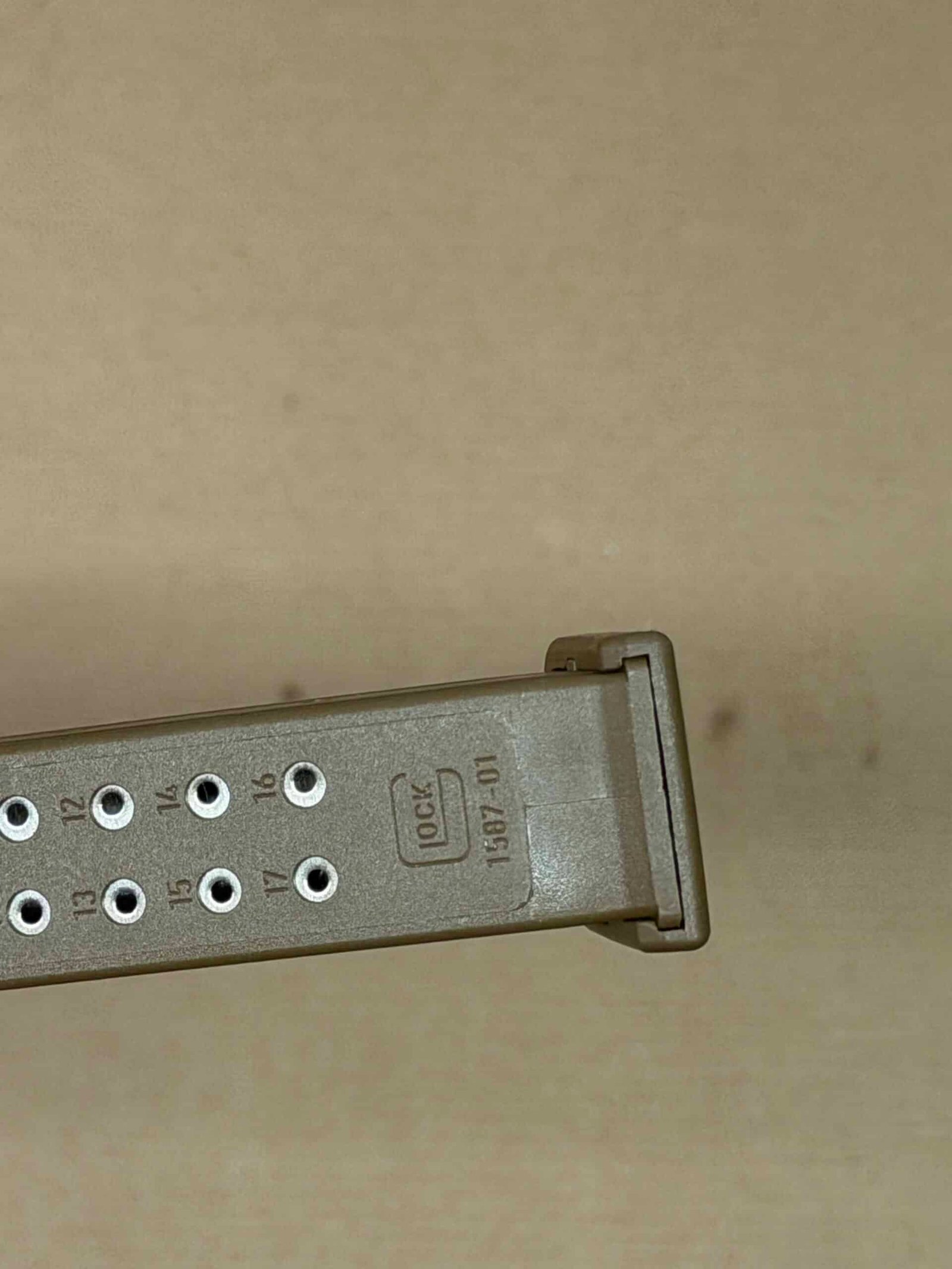 GLOCK 17 / 17L / 34 / 45 / 47 Gen 5 OEM FDE 17 Round Magazine 9mm NEW 33814 - Image 4