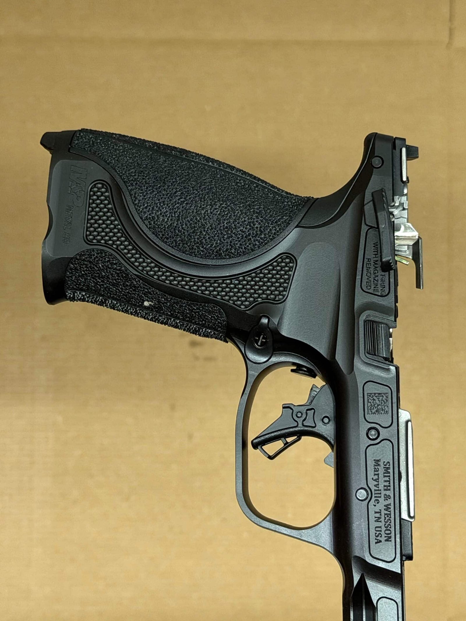 Smith & Wesson M&P9 M2.0 METAL HD OEM Steel Frame – Manual Safety – NEW - Image 4